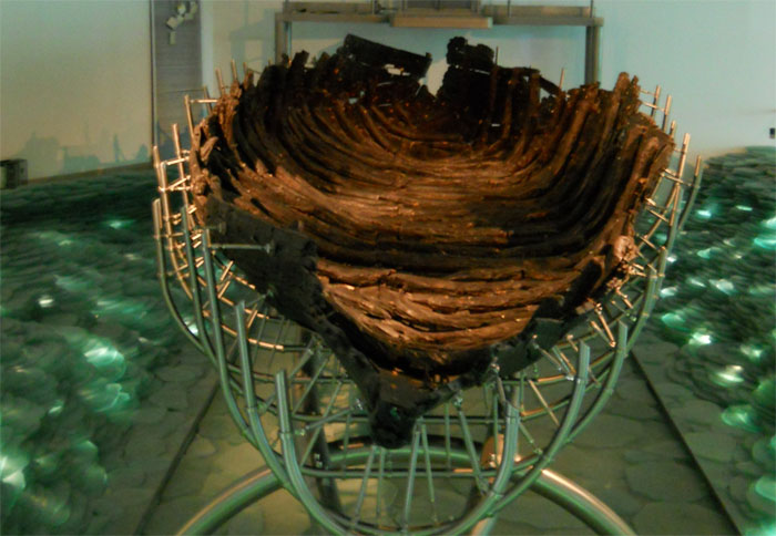 ����� ����� ������ ������ [������ �,]